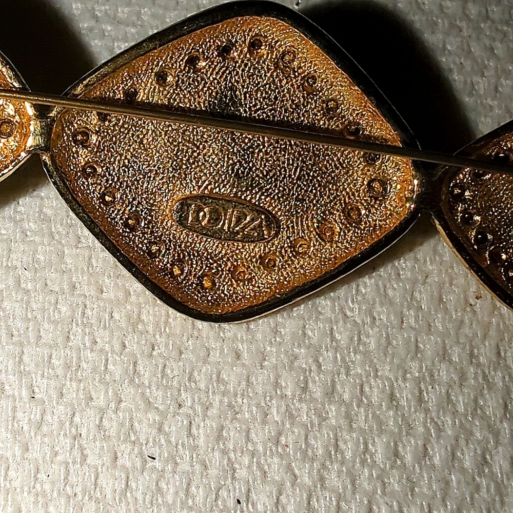 DOIRA 3 stone brooch - Picture 3 of 3